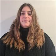 Je fais de l'aide aux devoir pour les plus petit 
Aide à l'écriture et à la lecture